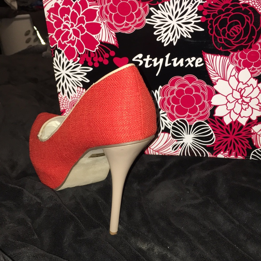 Heels - Picture 2 of 3